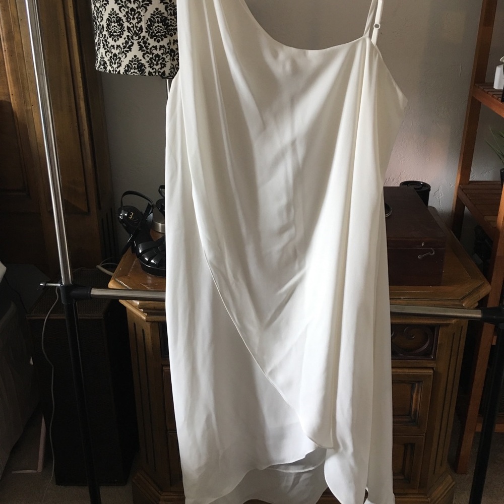 Maxandcleo never worn.